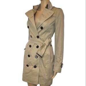 Burberry  Sandringham Fit/ Honey /Cotton Gabardine Trench Coat US Size 02